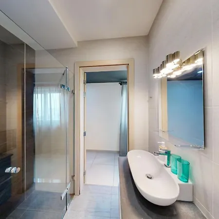 Urban Family Retreat Modern With Bbq * San Giuliano