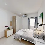 Urban Family Retreat Modern With Bbq Appartement