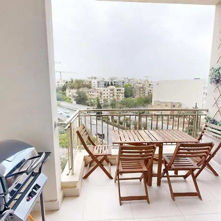 Urban Family Retreat Modern With Bbq Apartment San Ġiljan