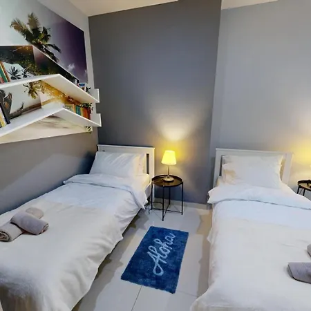 Urban Family Retreat Modern With Bbq Saint Julian's