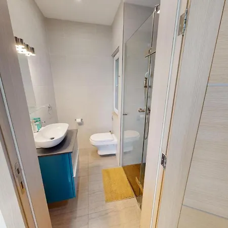 Urban Family Retreat Modern With Bbq * Saint Julian's