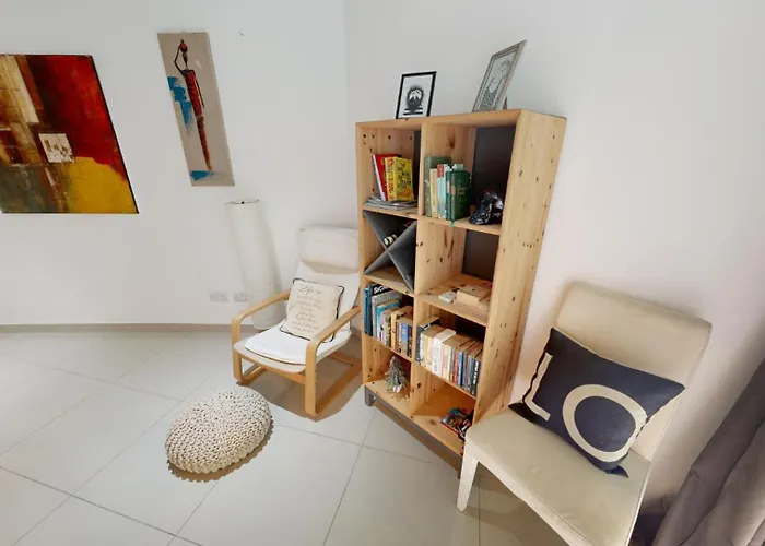 Urban Family Retreat Modern With Bbq Saint Julian's