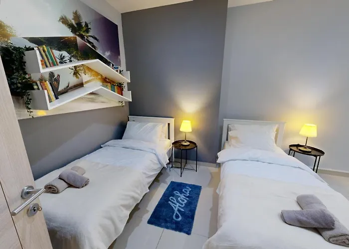 Urban Family Retreat Modern With Bbq Saint Julian's