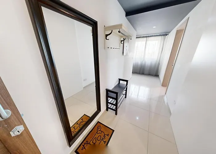 Urban Family Retreat Modern With Bbq *