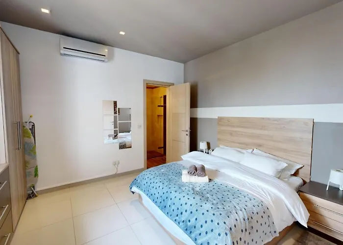 Διαμέρισμα Urban Family Retreat Modern With Bbq Saint Julian's